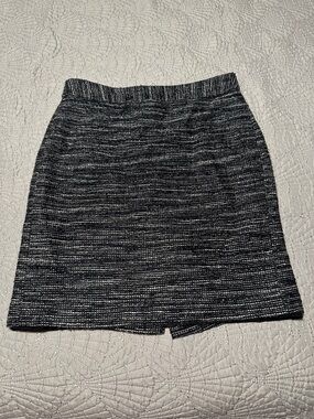 Banana Republic Black and Silver Tweed Mini Skirt, EUC, Size 4